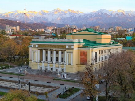 Здание КазНТОБ им. Абая в Алматы