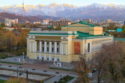 Здание КазНТОБ им. Абая в Алматы